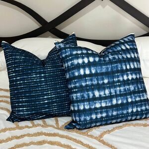 Pillow Covers w/ Down Inserts Set of Two 20”x20” Navy White Tie Dye Pattern